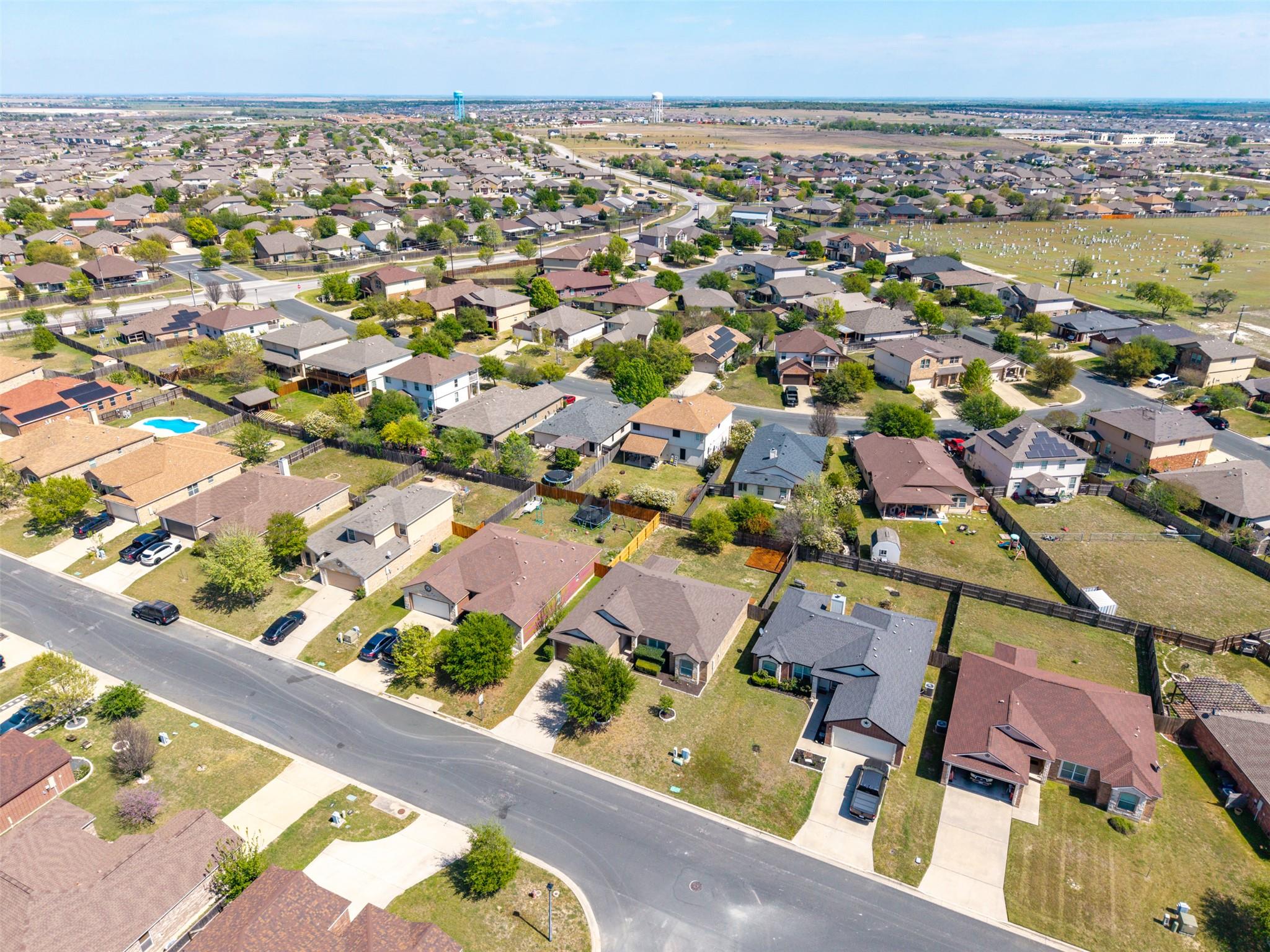 133 Lignite Dr, Jarrell, TX 76537