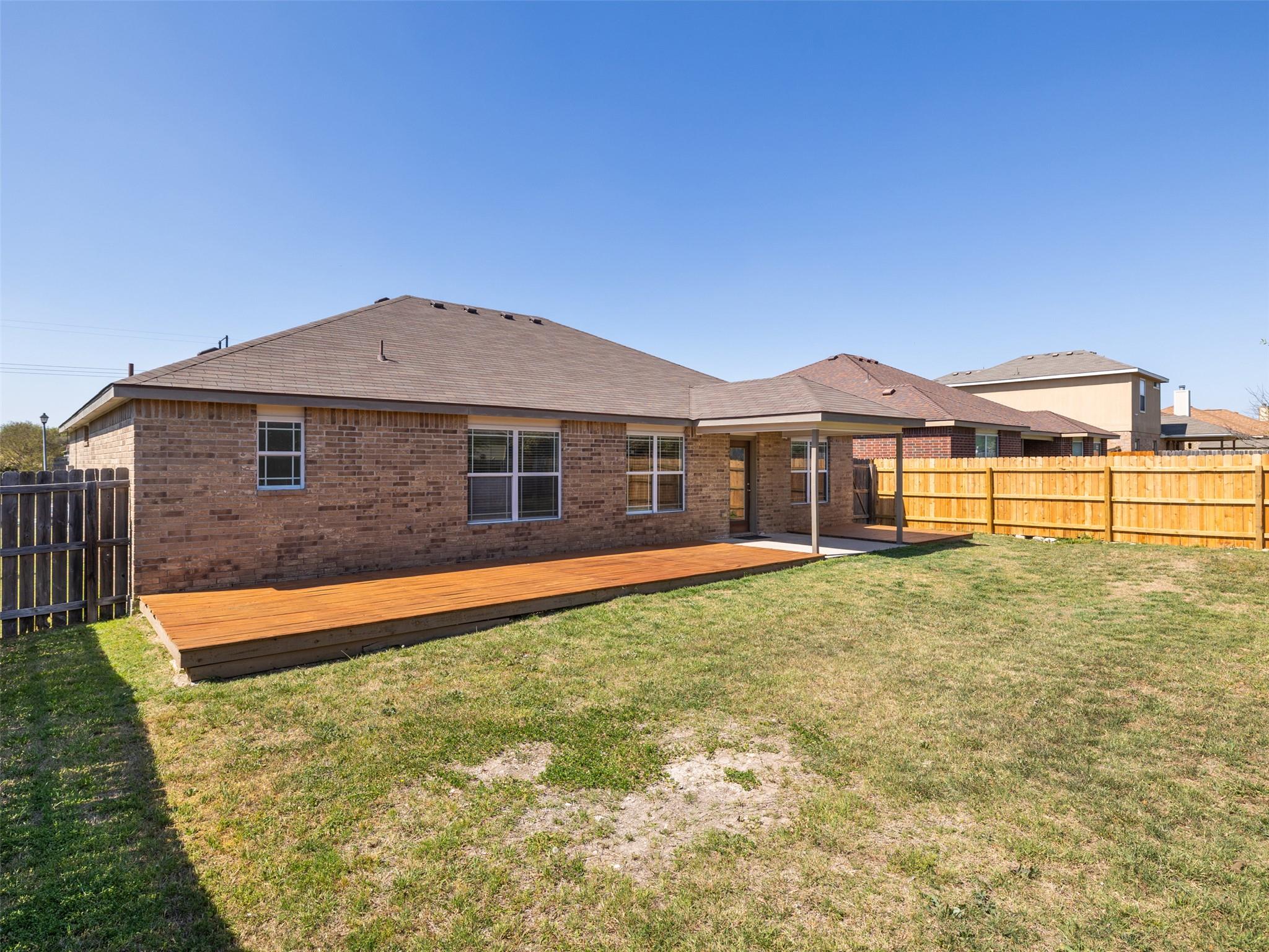 133 Lignite Dr, Jarrell, TX 76537
