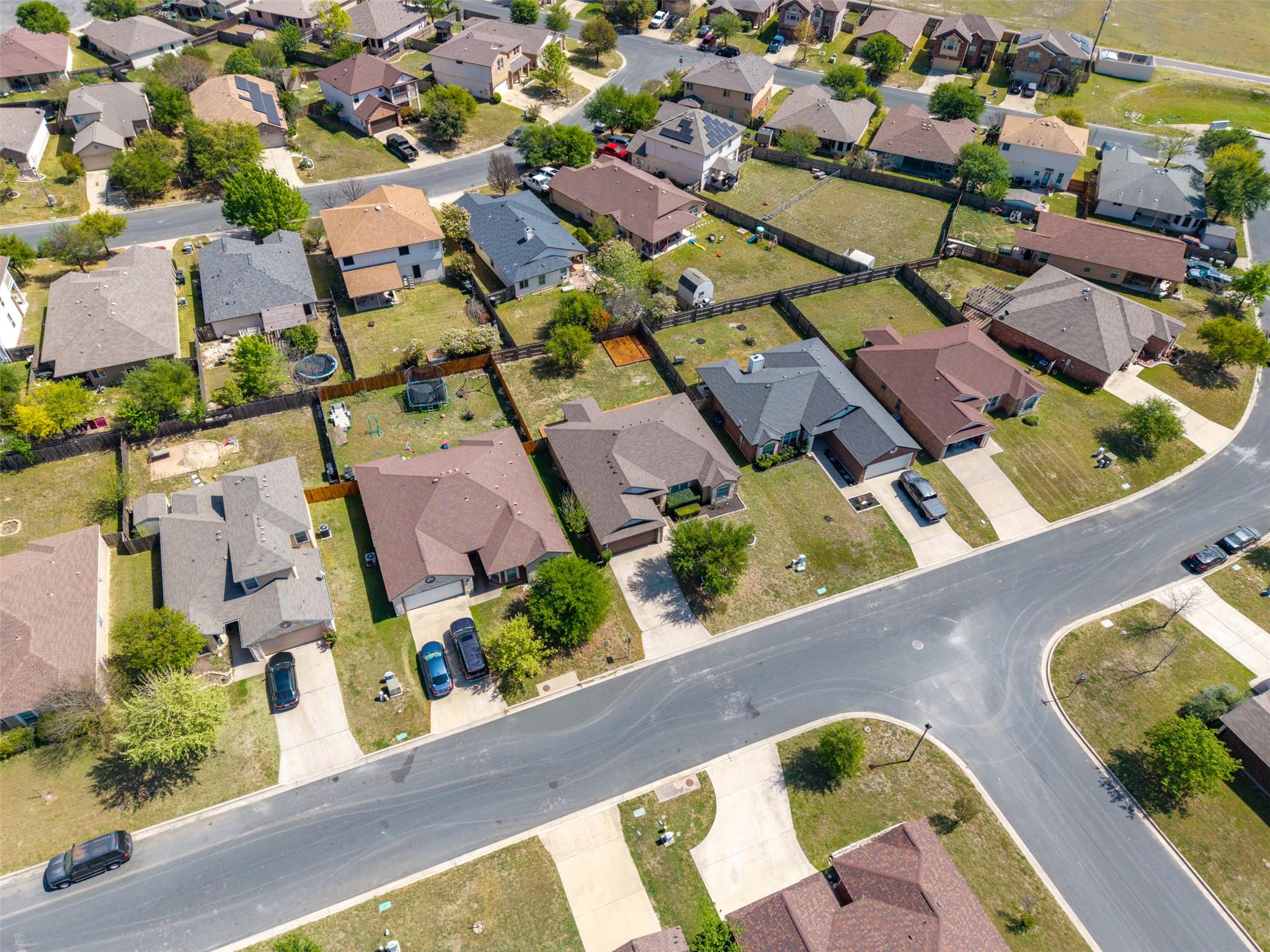 133 Lignite Dr, Jarrell, TX 76537