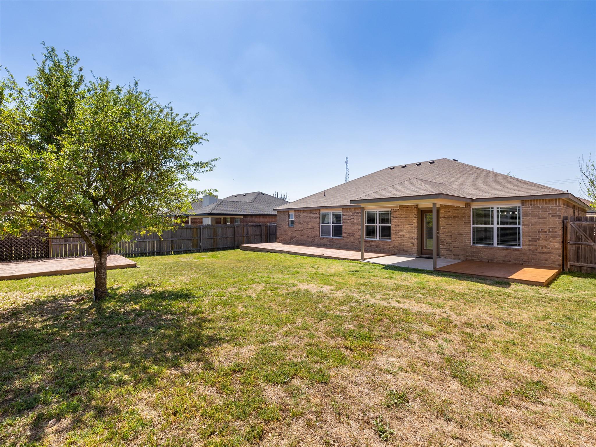 133 Lignite Dr, Jarrell, TX 76537