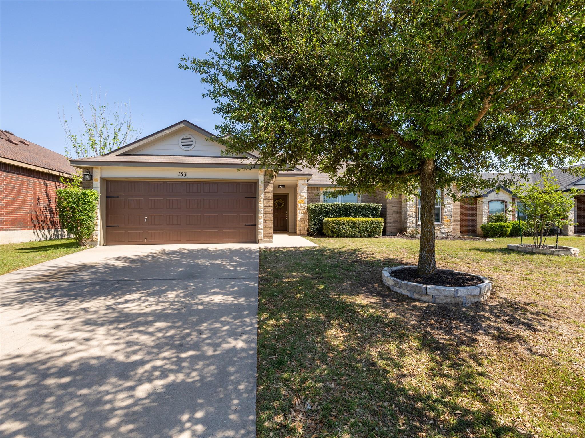 133 Lignite Dr, Jarrell, TX 76537