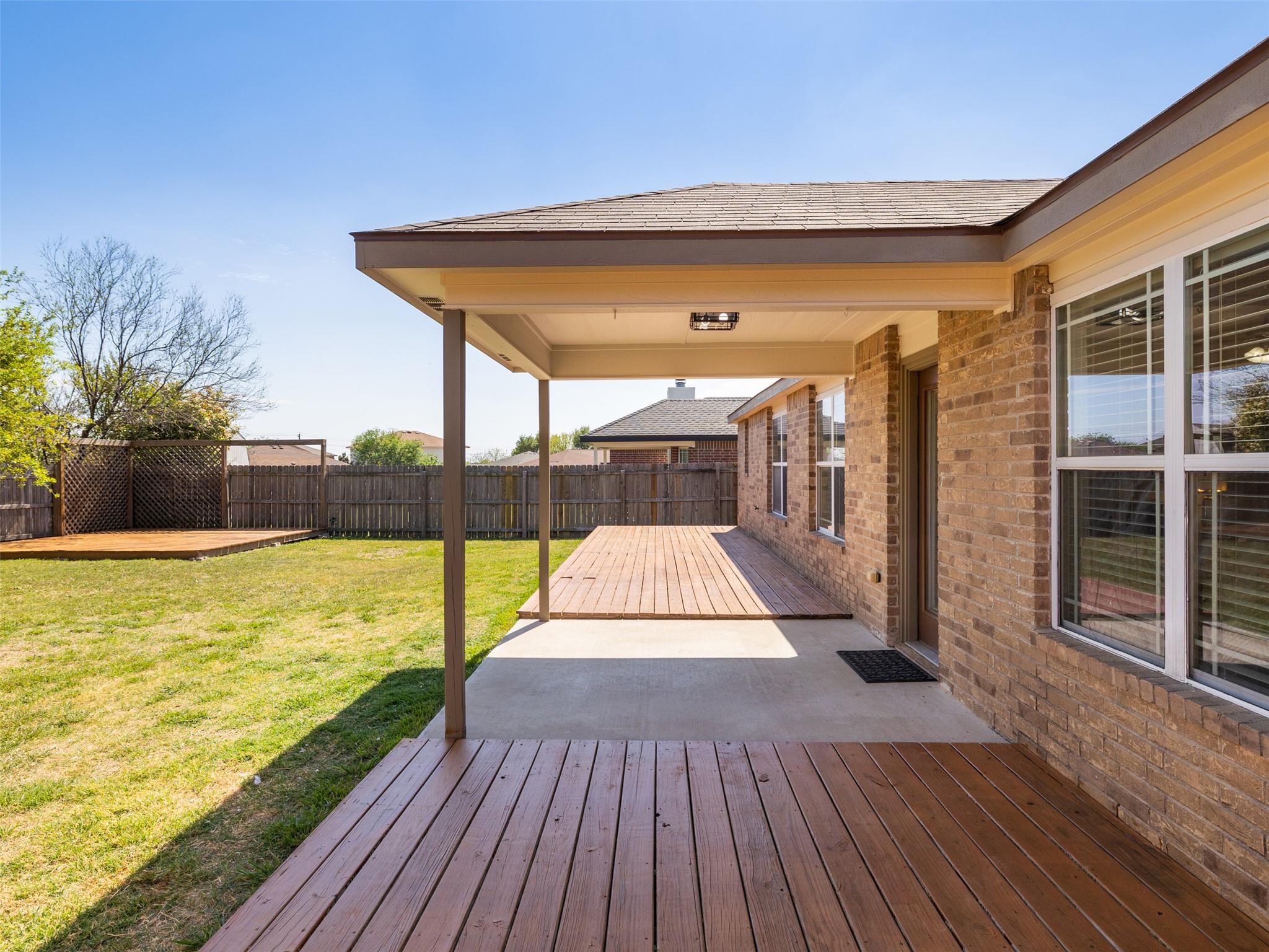 133 Lignite Dr, Jarrell, TX 76537