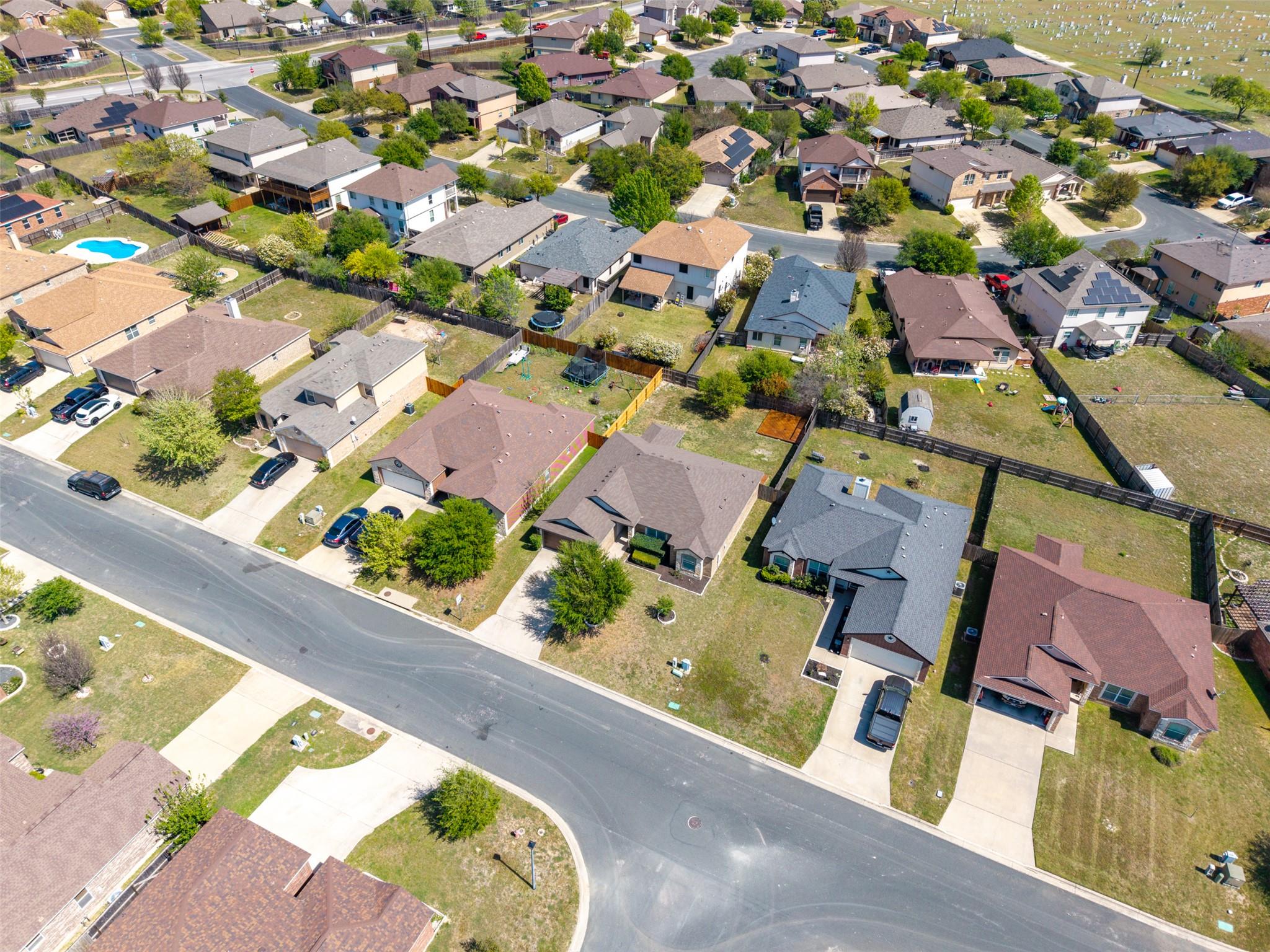 133 Lignite Dr, Jarrell, TX 76537