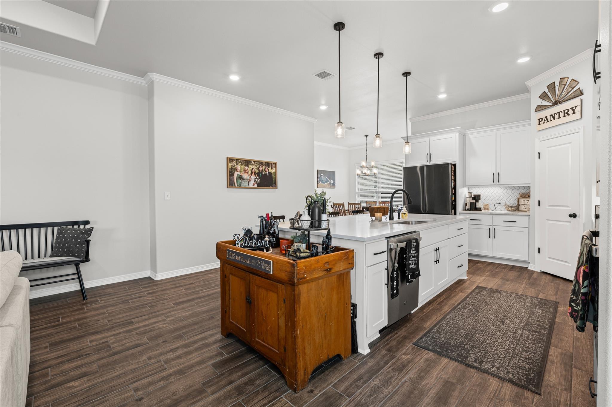 707 Eagle Pass Dr, Salado, TX 76571