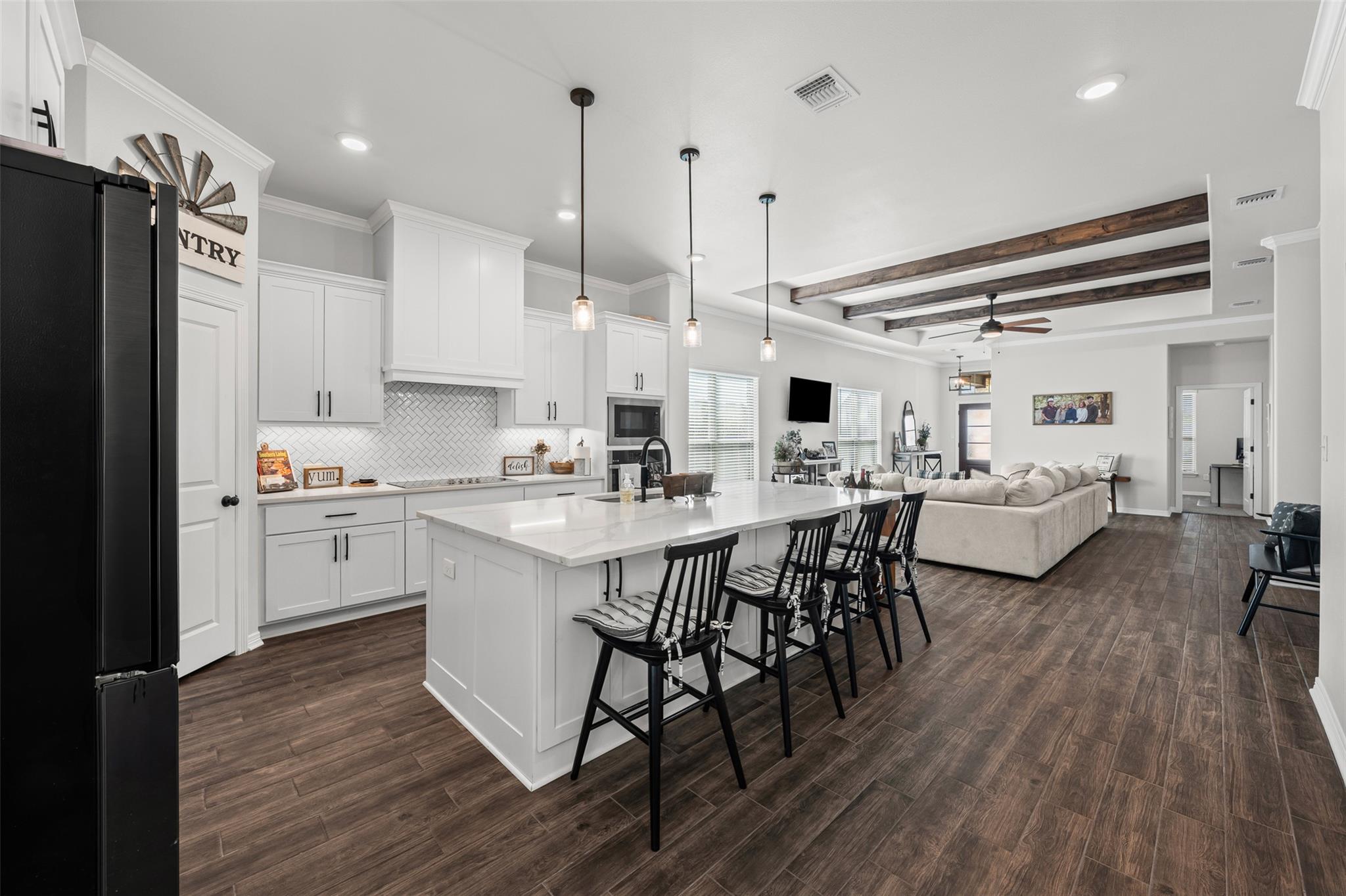 707 Eagle Pass Dr, Salado, TX 76571