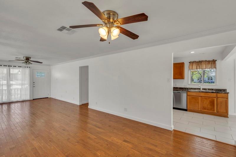 1309 Sloan St, Taylor, TX 76574