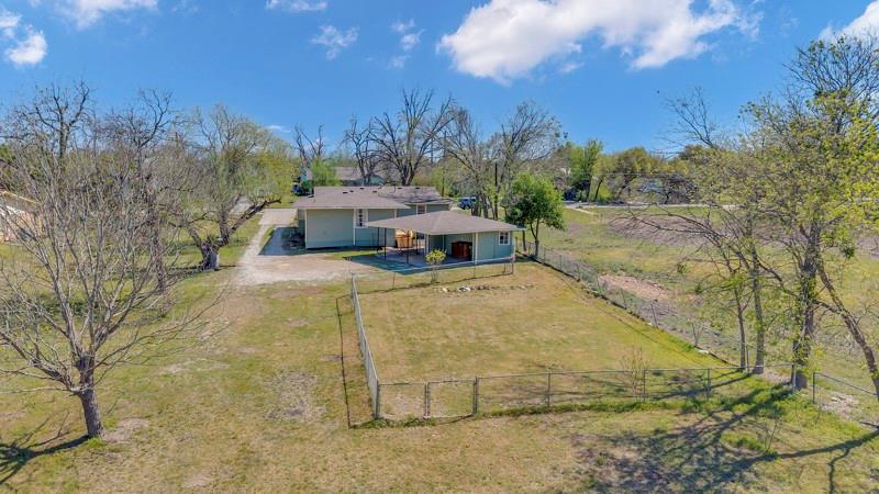 1309 Sloan St, Taylor, TX 76574