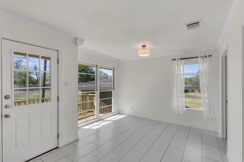 1309 Sloan St, Taylor, TX 76574