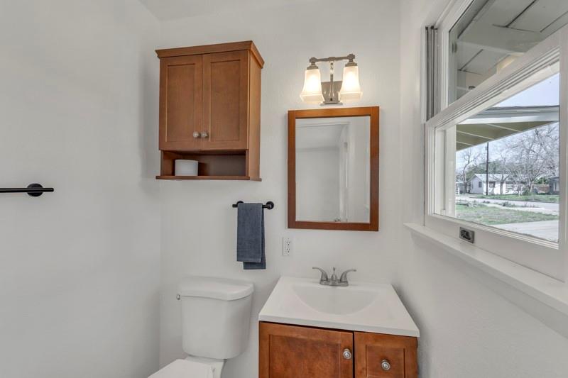 1309 Sloan St, Taylor, TX 76574