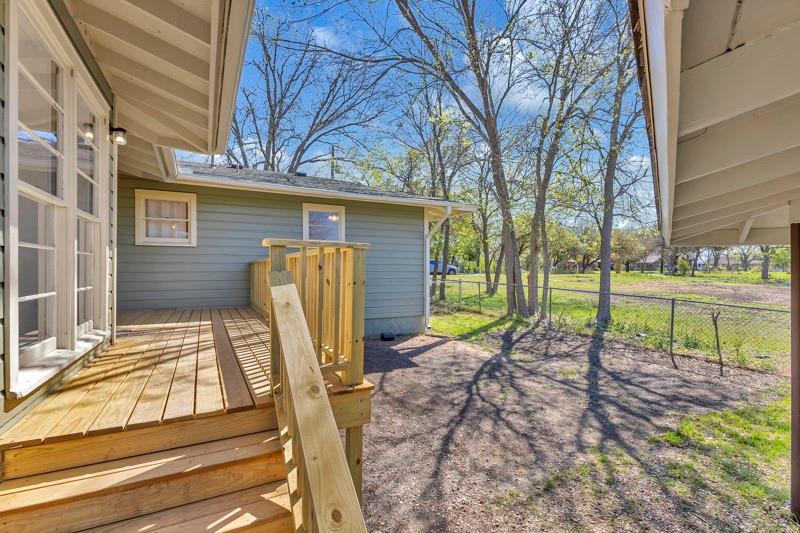 1309 Sloan St, Taylor, TX 76574