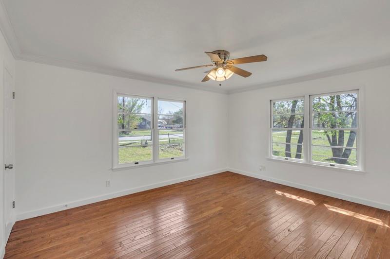 1309 Sloan St, Taylor, TX 76574