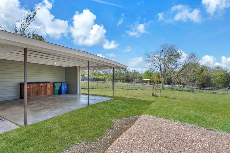 1309 Sloan St, Taylor, TX 76574