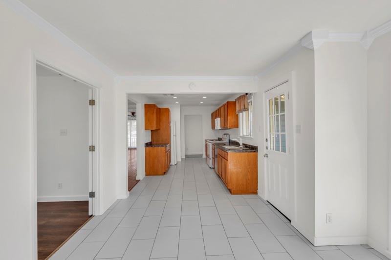 1309 Sloan St, Taylor, TX 76574