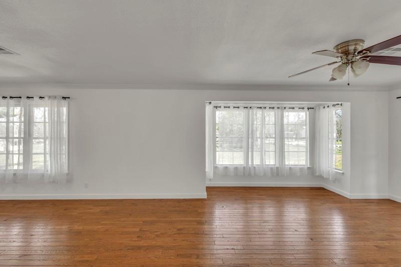 1309 Sloan St, Taylor, TX 76574