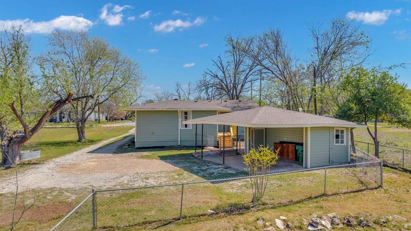 1309 Sloan St, Taylor, TX 76574