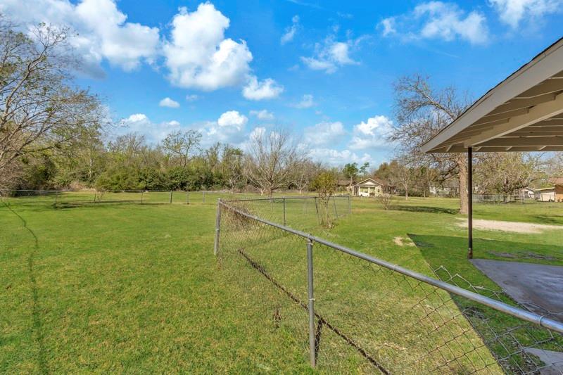 1309 Sloan St, Taylor, TX 76574