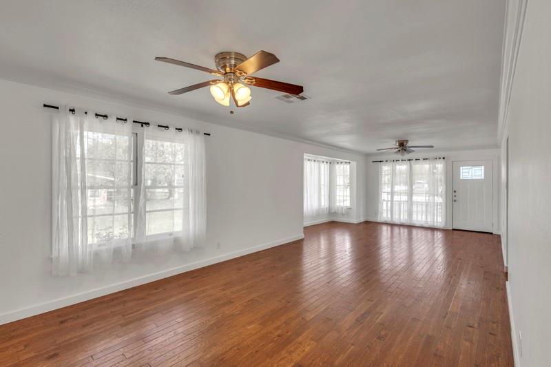 1309 Sloan St, Taylor, TX 76574