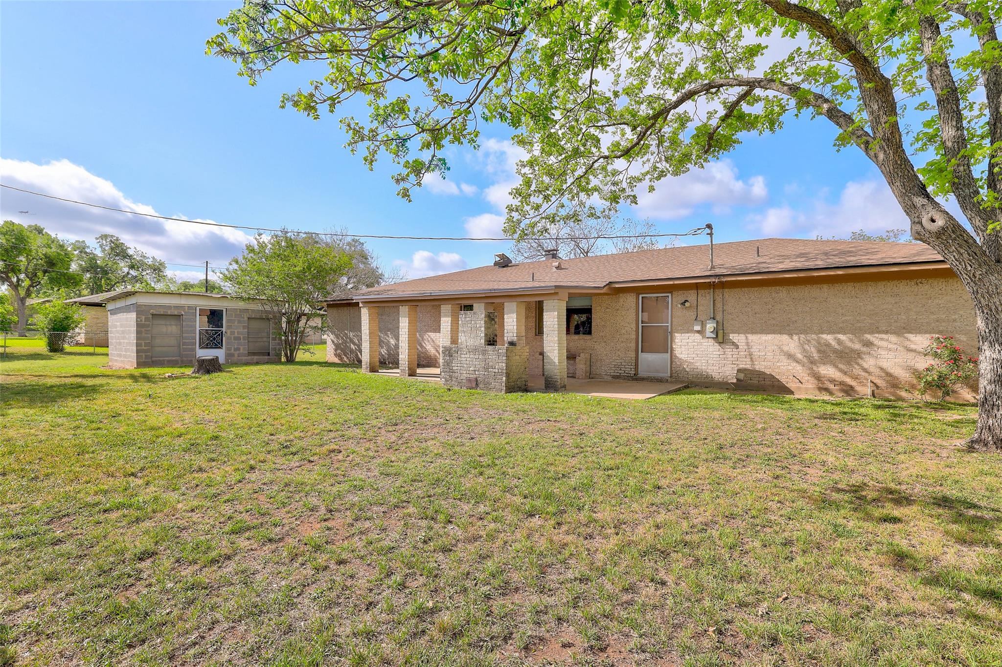 2303 Dawn Dr, Georgetown, TX 78628