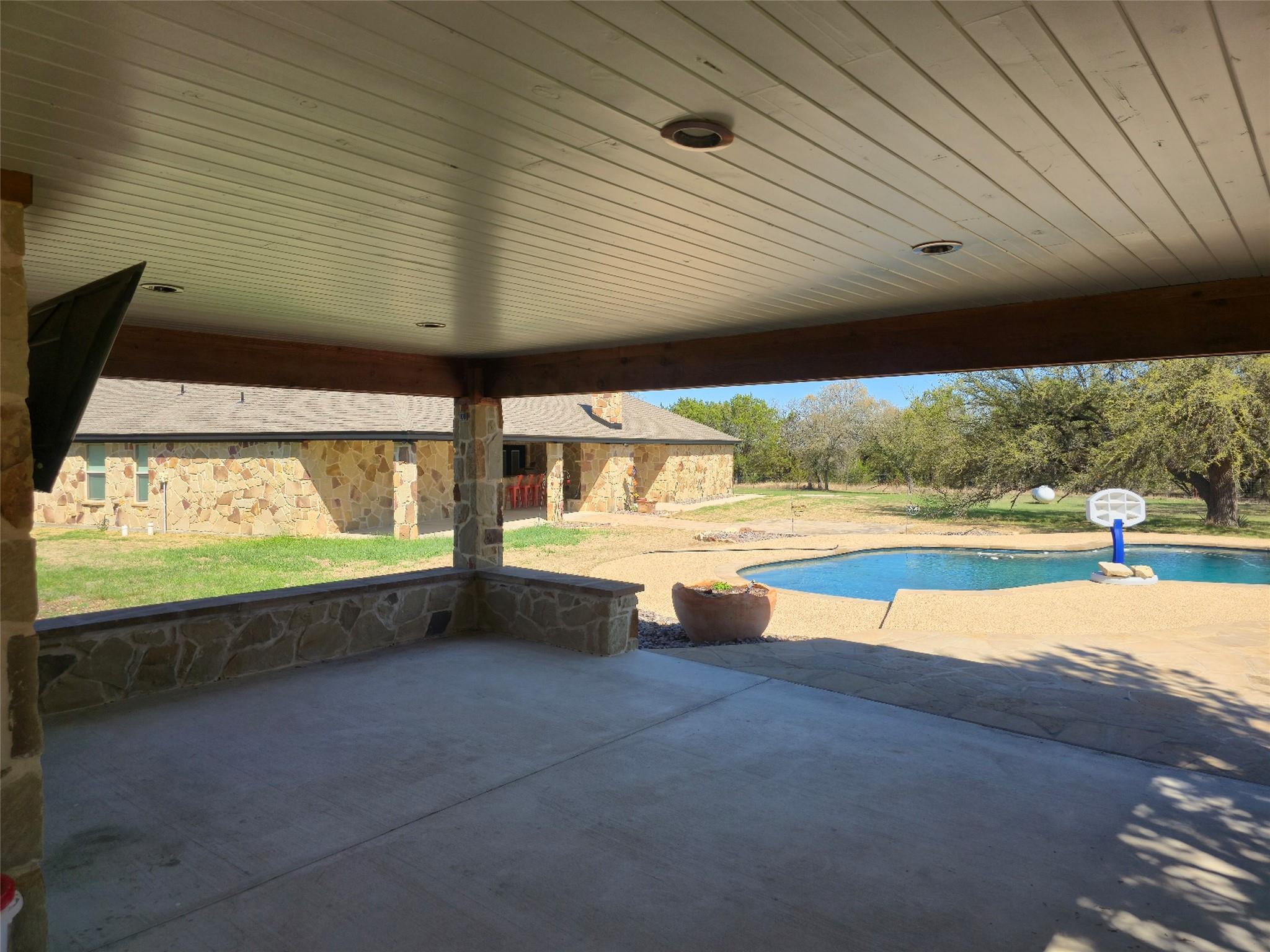 1832 County Road 2699, Lometa, TX 76853