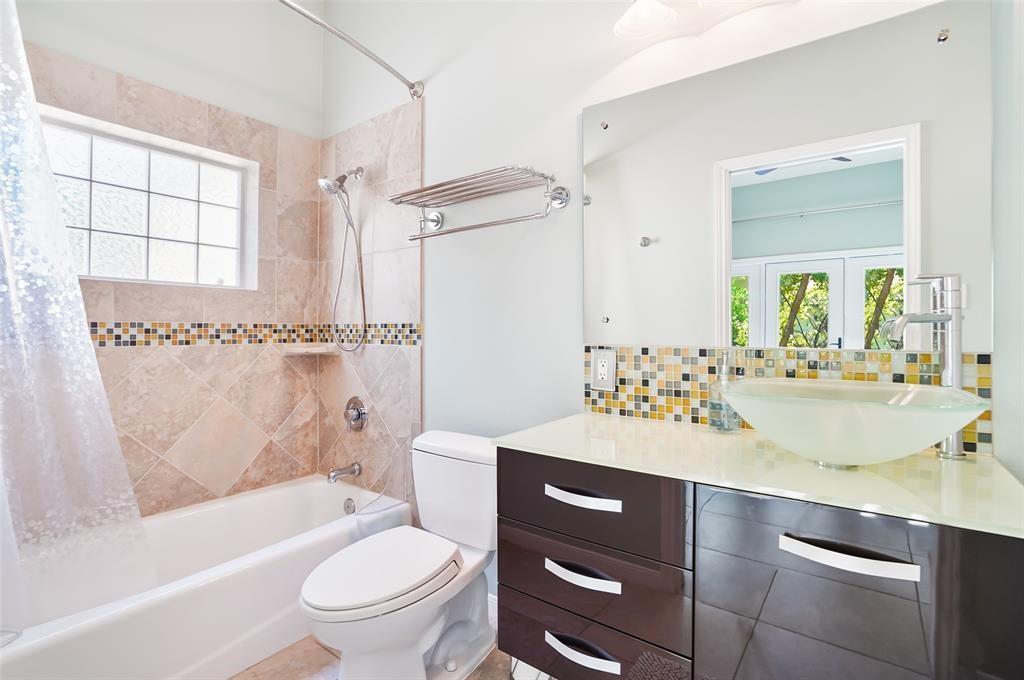 107 Squires Dr, Lakeway, TX 78734