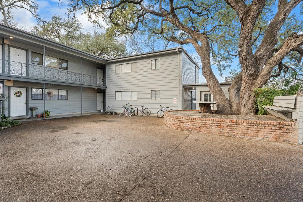 803 W 28th St # 206, Austin, TX 78705