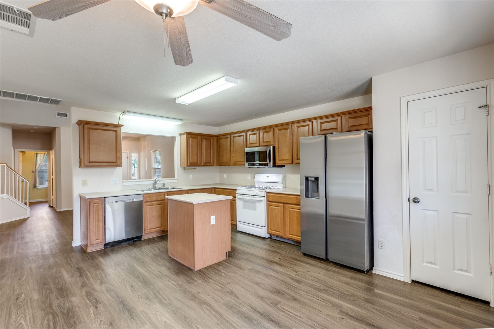 5043 Hartson, Kyle, TX 78640