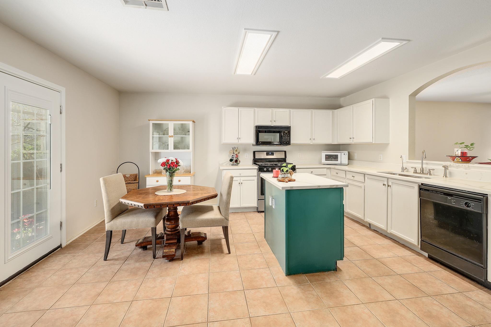 3708 Julianas Way, Round Rock, TX 78665