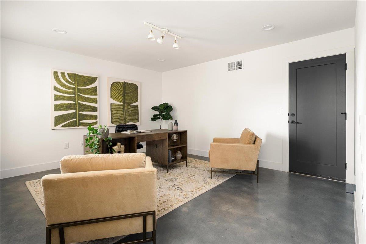 3700 Clawson Rd # 301, Austin, TX 78704