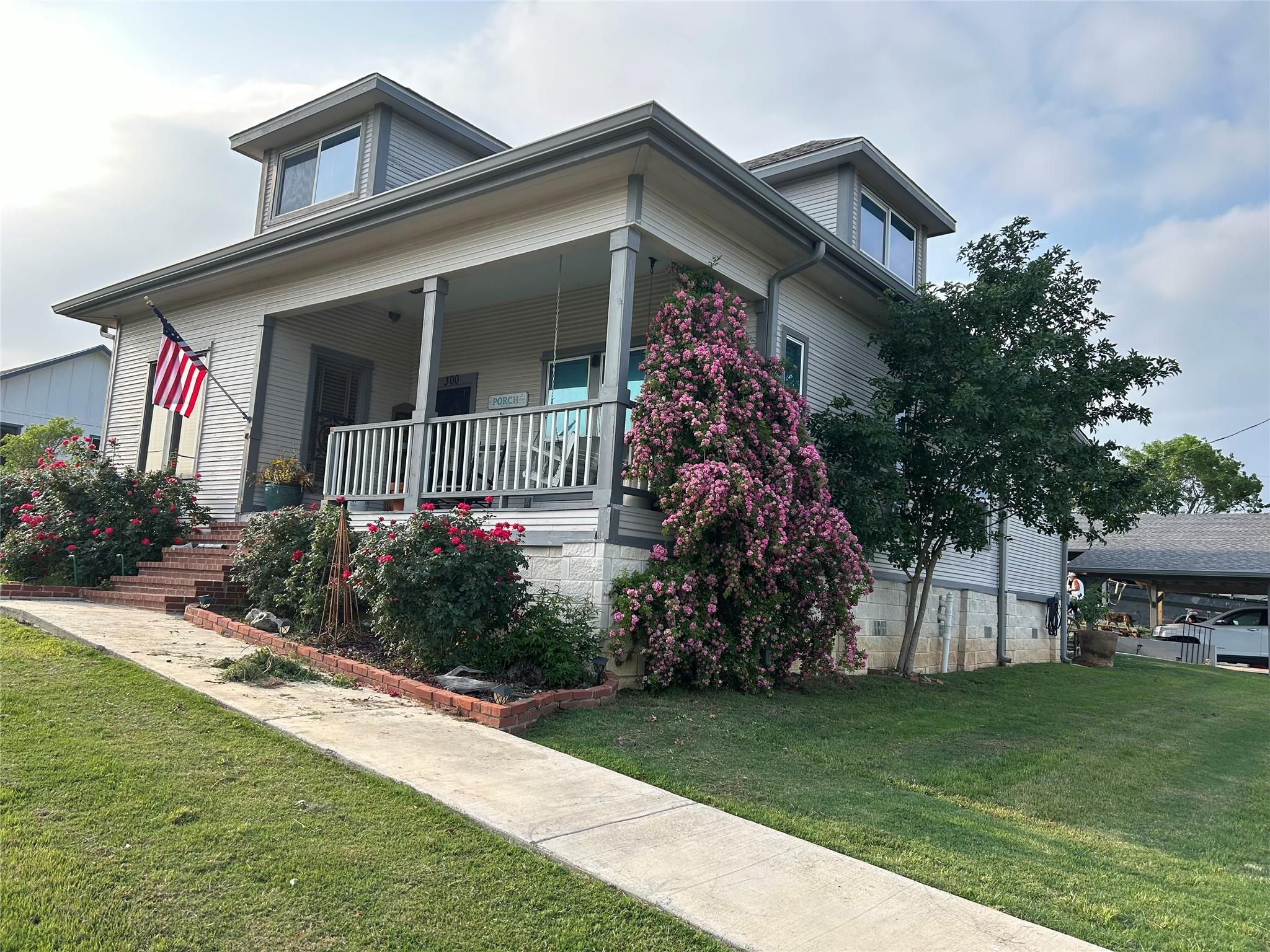 300-A Herrin St, Coupland, TX 78615