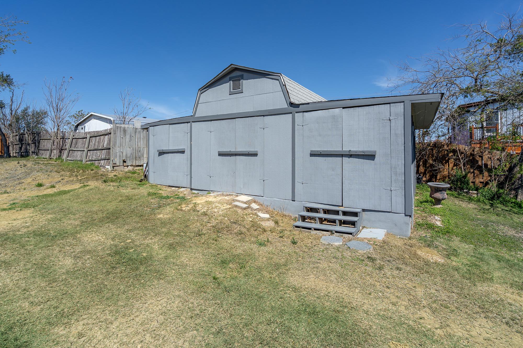 300-A Herrin St, Coupland, TX 78615