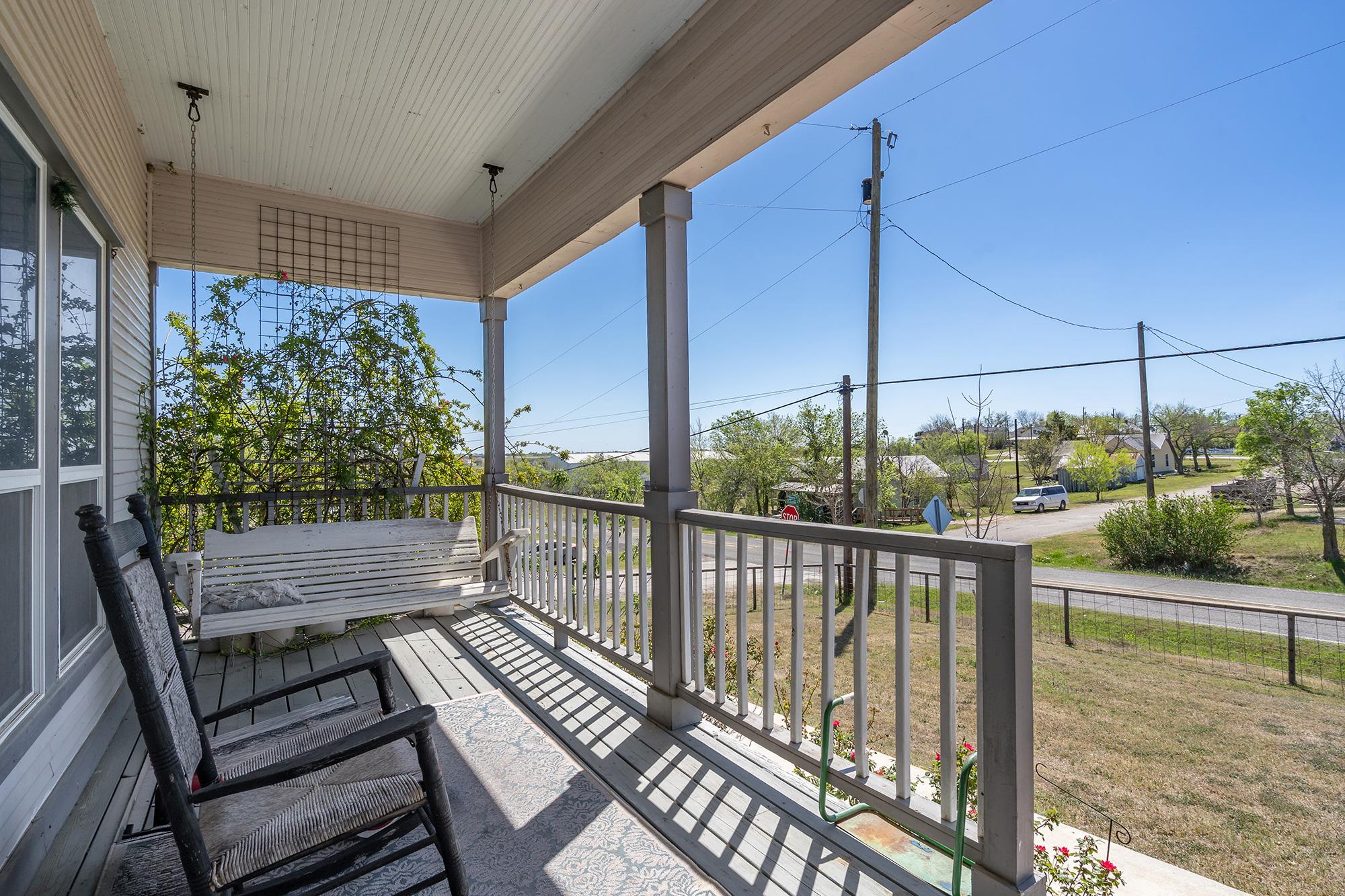 300-A Herrin St, Coupland, TX 78615