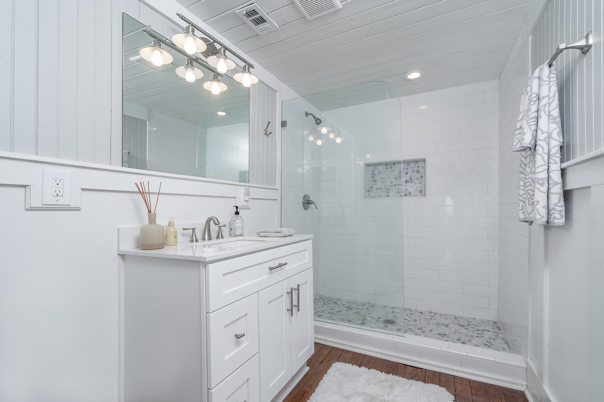 300-A Herrin St, Coupland, TX 78615