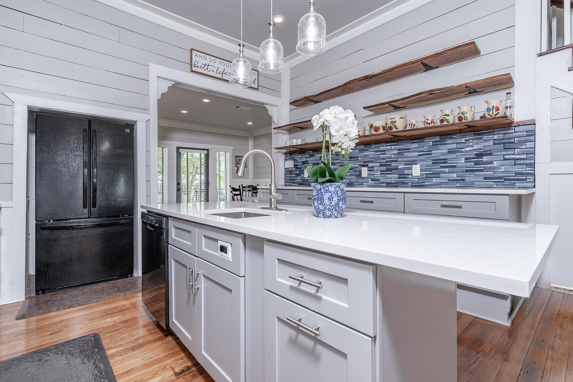 300-A Herrin St, Coupland, TX 78615