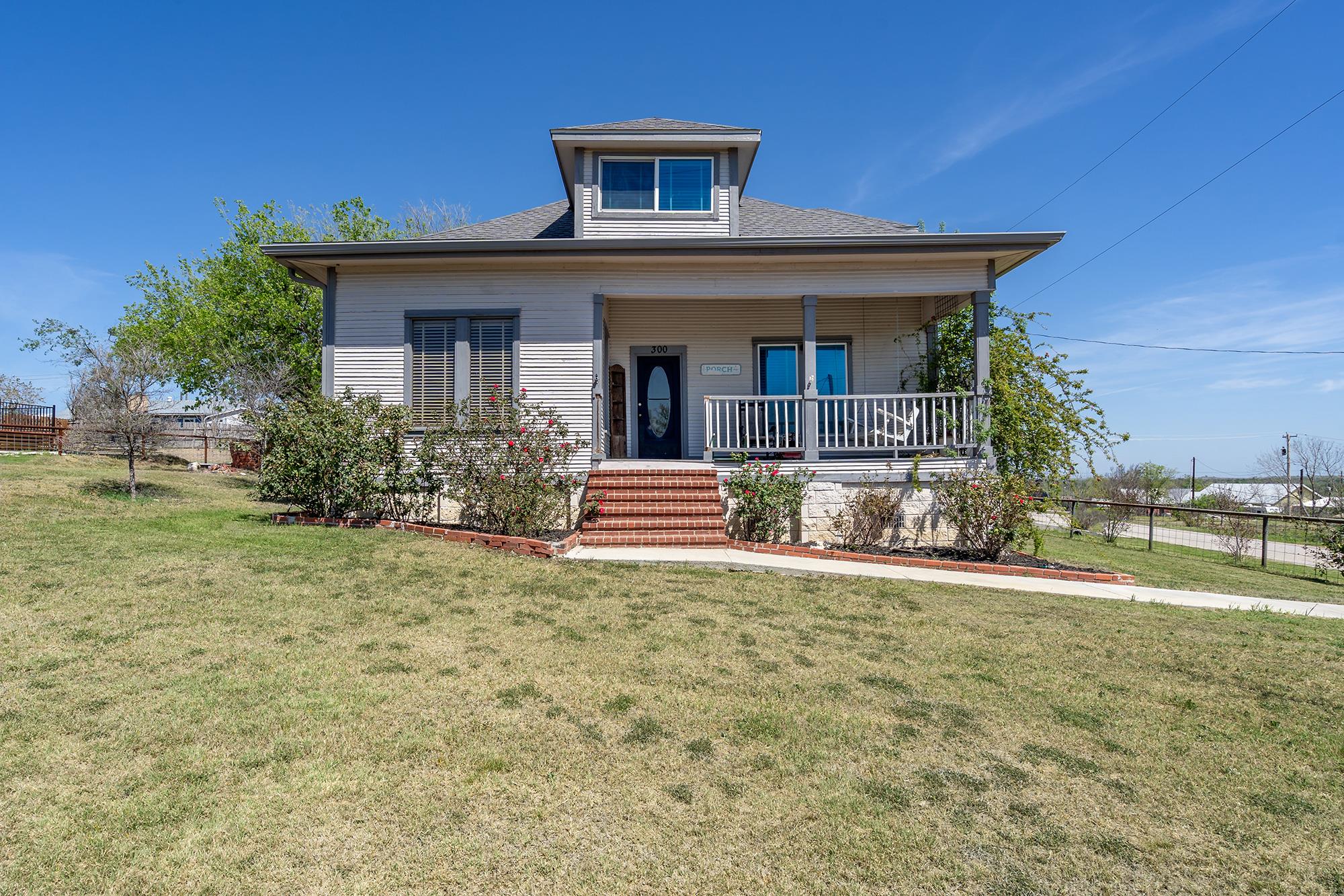 300-A Herrin St, Coupland, TX 78615