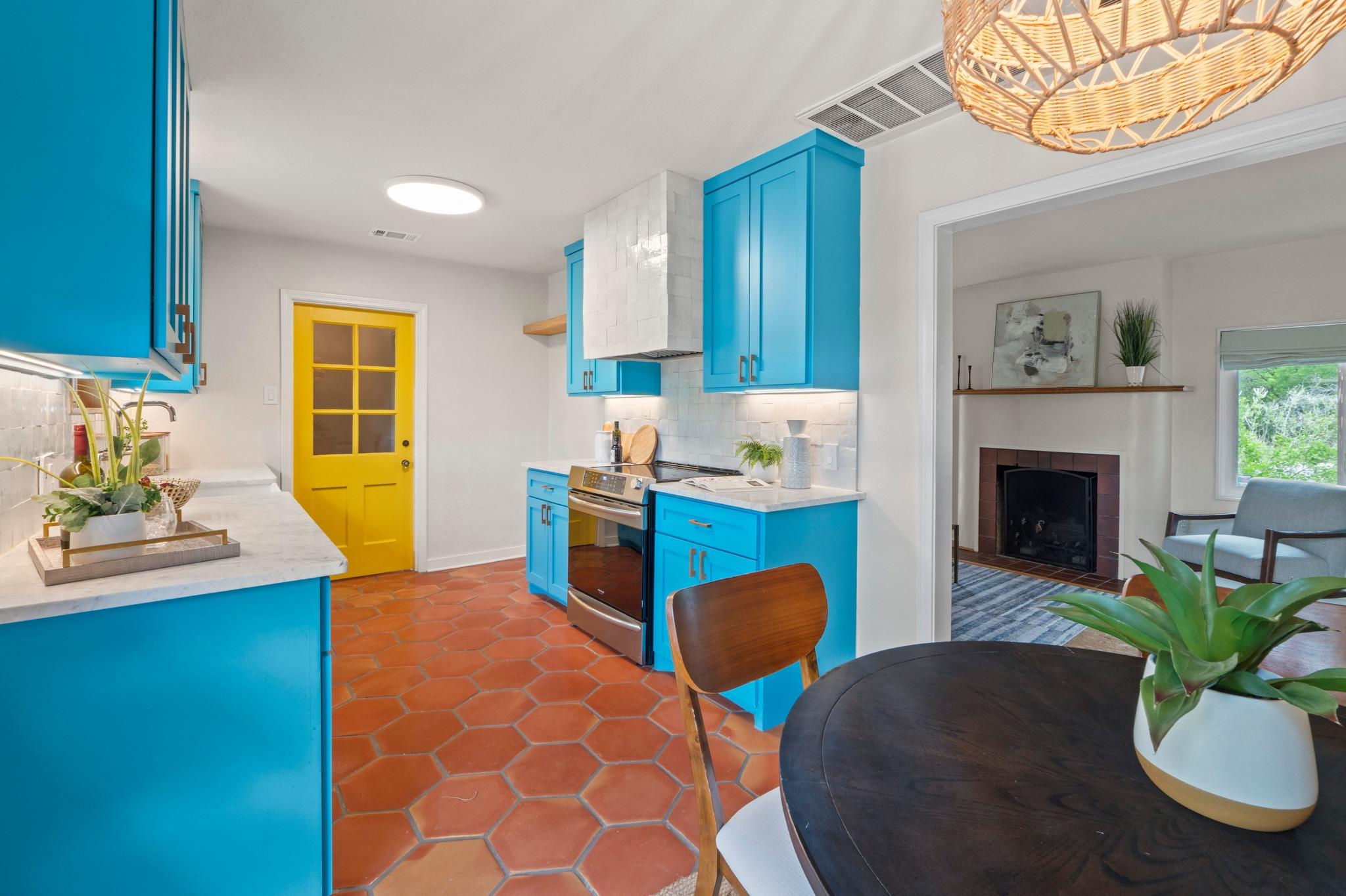 1727 38th 1/2 St, Austin, TX 78722