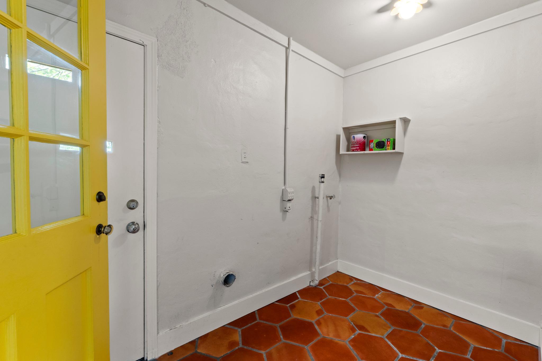 1727 38th 1/2 St, Austin, TX 78722