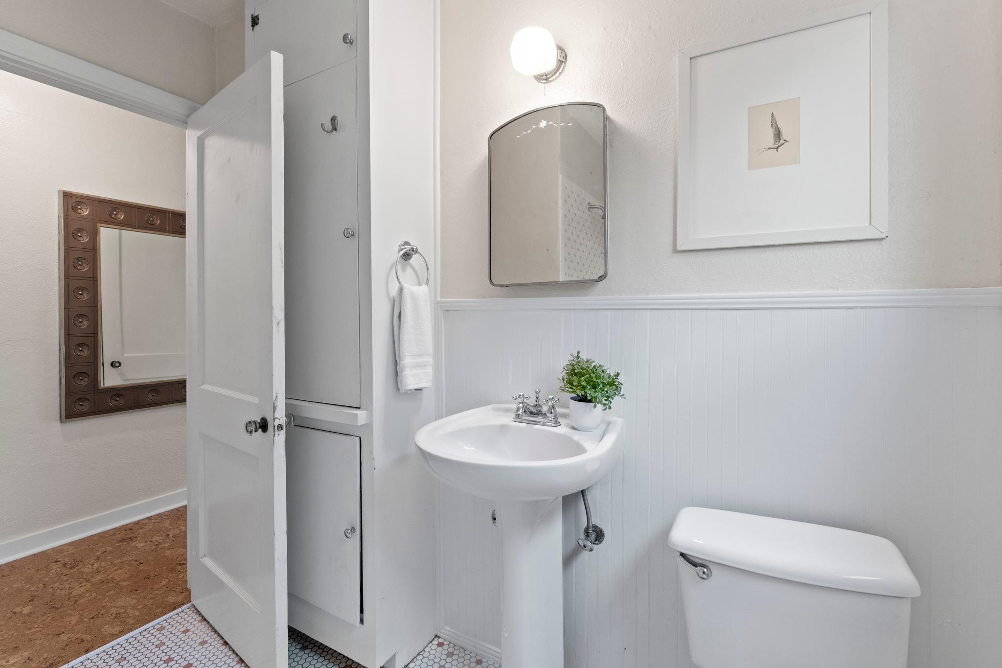 1727 38th 1/2 St, Austin, TX 78722