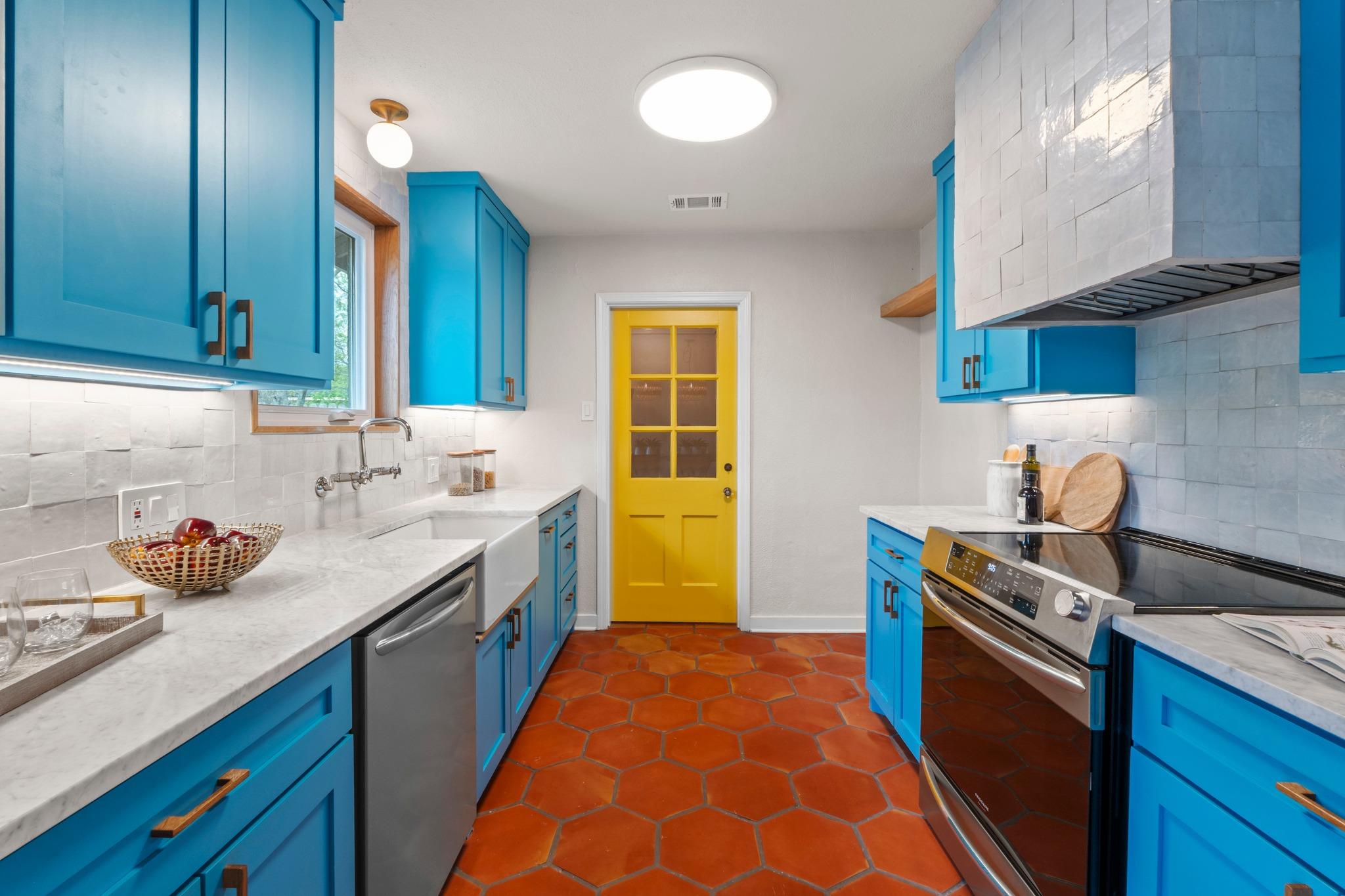 1727 38th 1/2 St, Austin, TX 78722