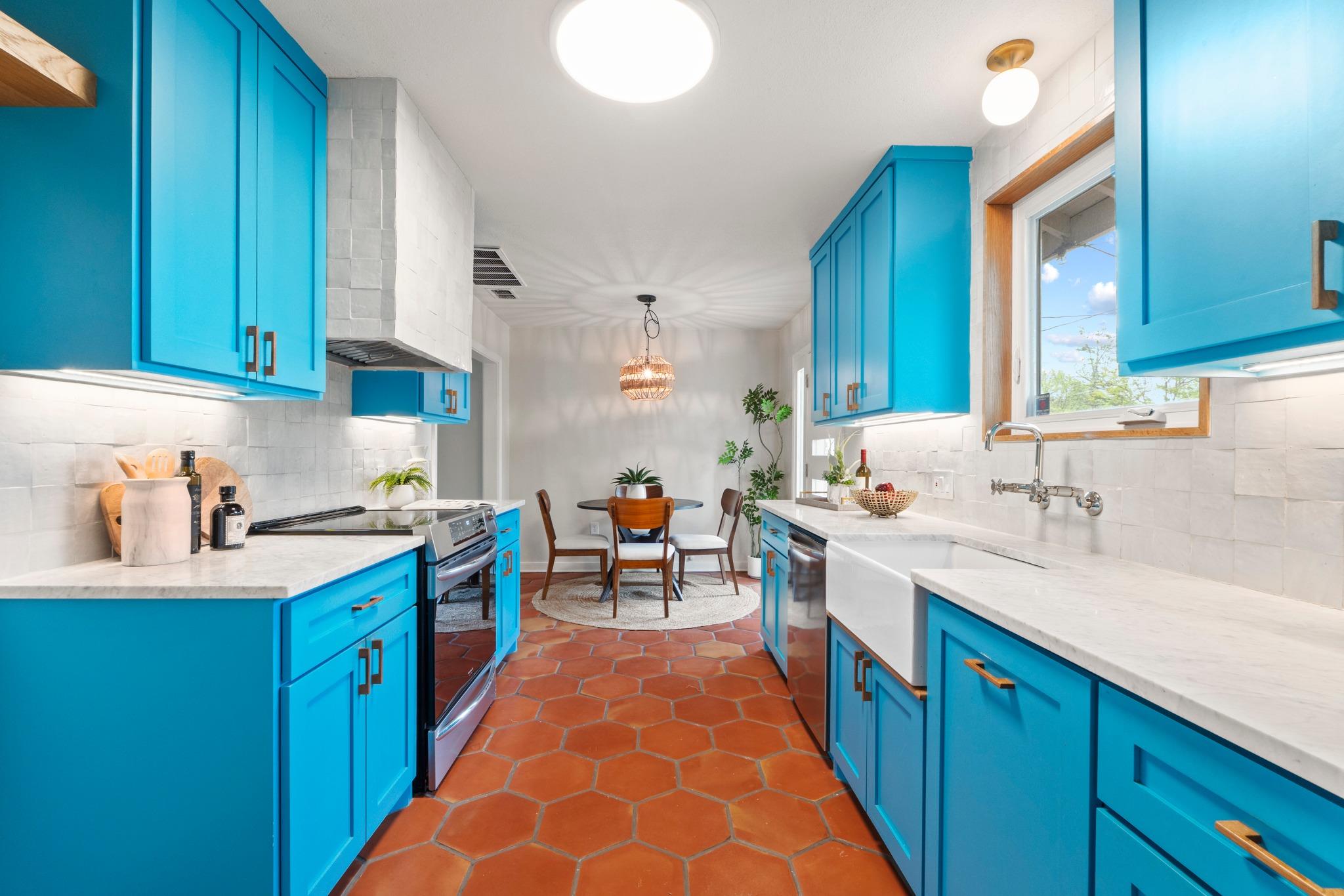 1727 38th 1/2 St, Austin, TX 78722