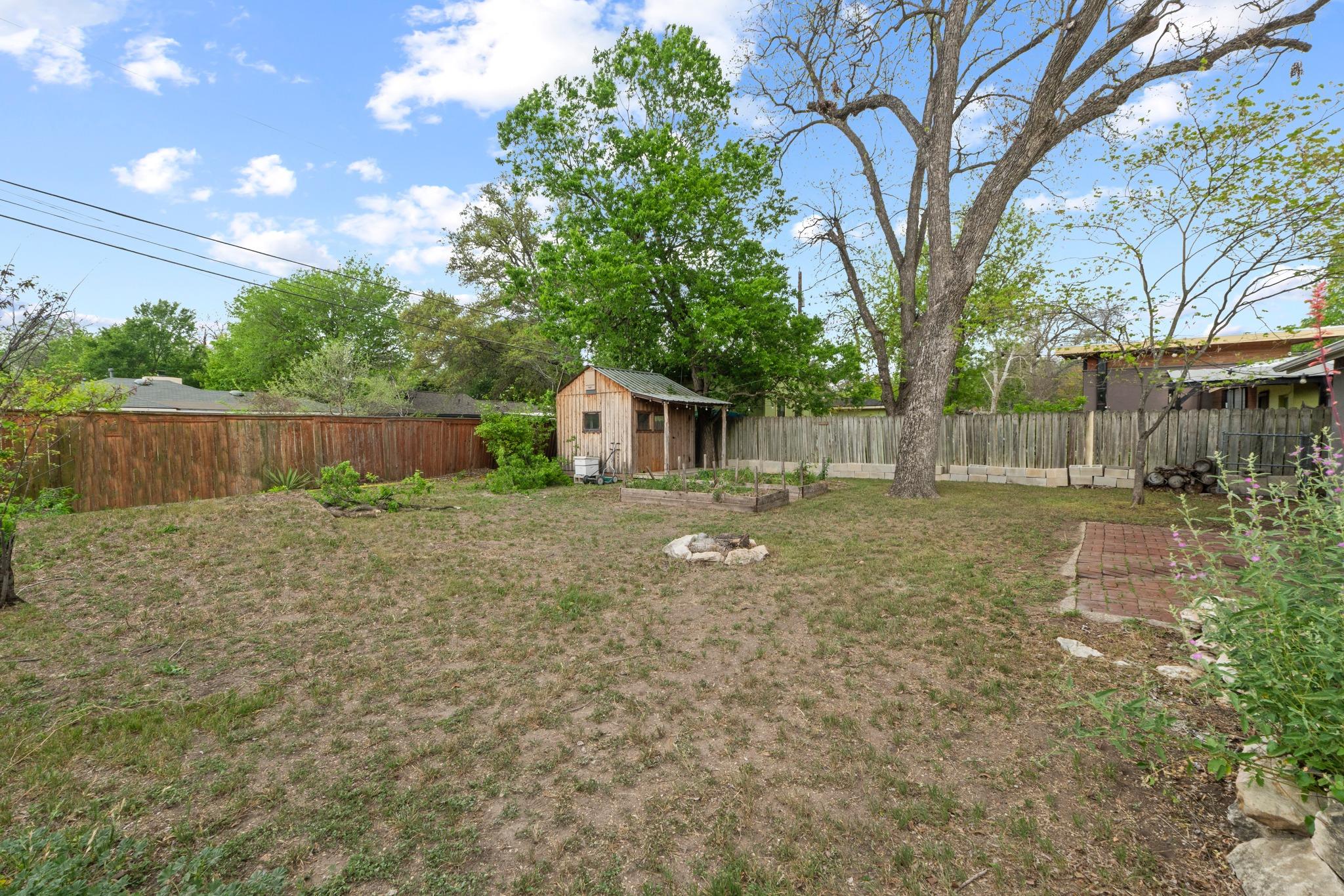 1727 38th 1/2 St, Austin, TX 78722