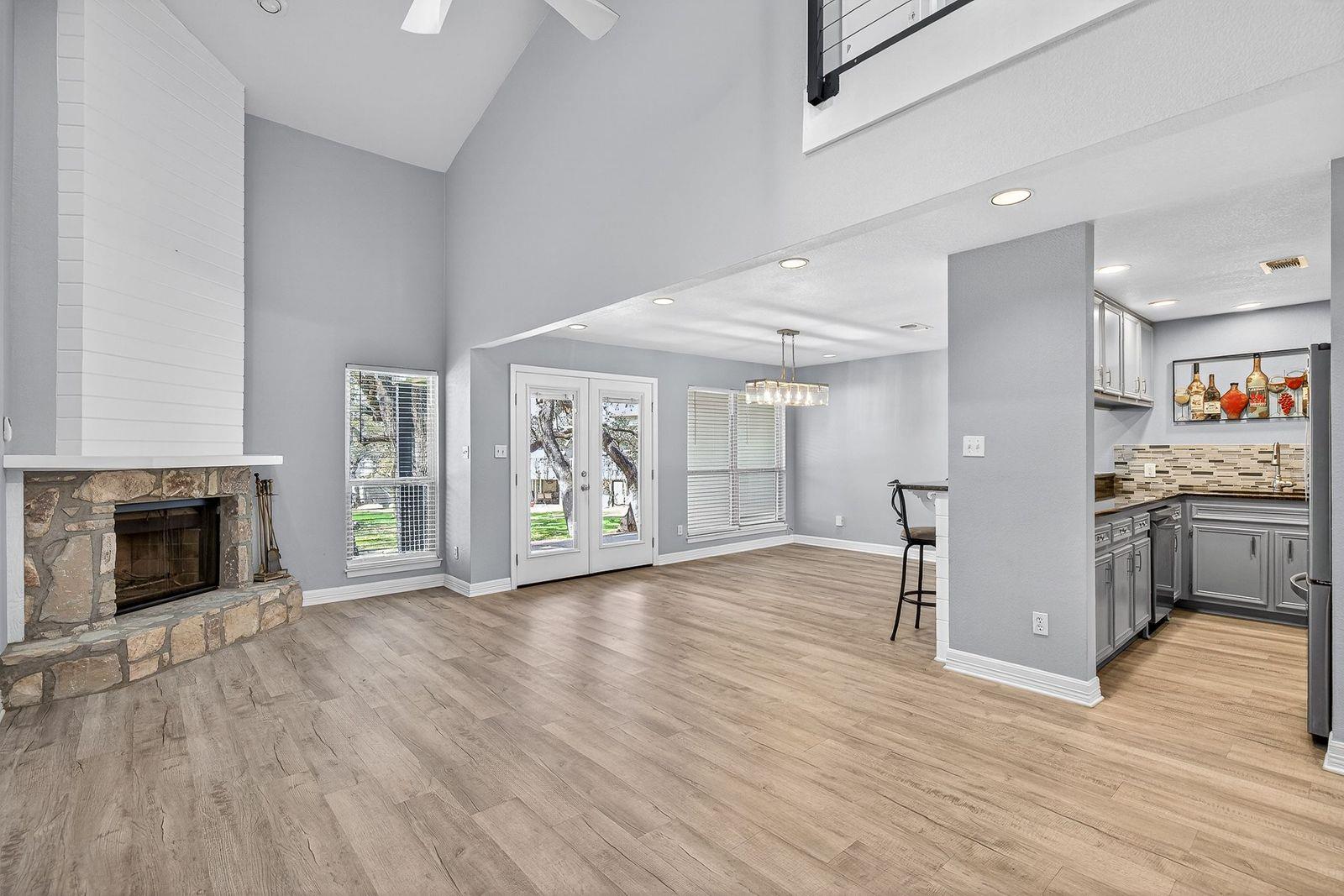 320 Twin Sails # 23, Horseshoe Bay, TX 78657