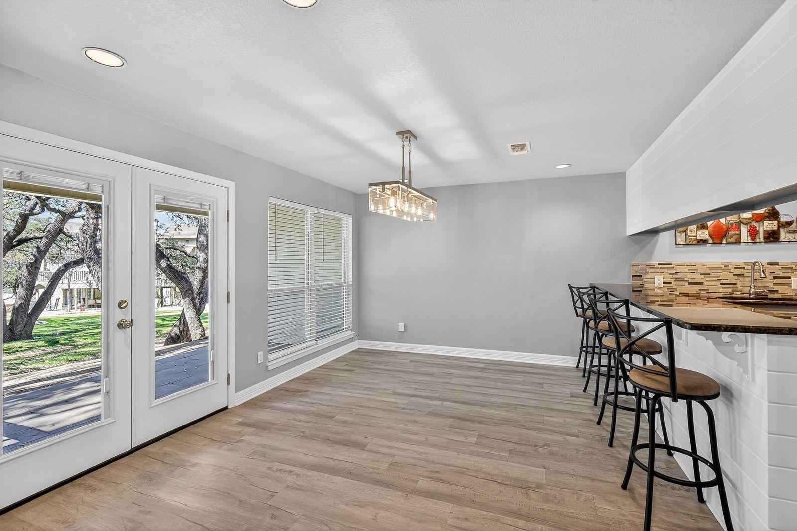 320 Twin Sails # 23, Horseshoe Bay, TX 78657