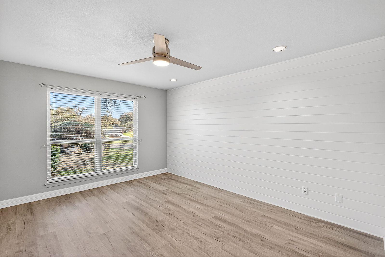 320 Twin Sails # 23, Horseshoe Bay, TX 78657