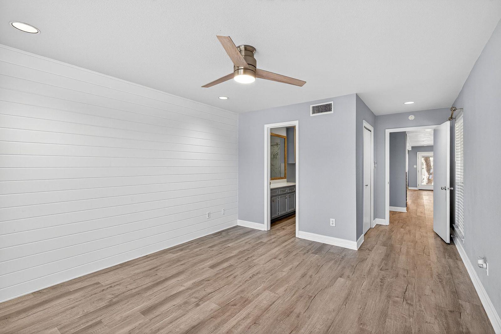 320 Twin Sails # 23, Horseshoe Bay, TX 78657