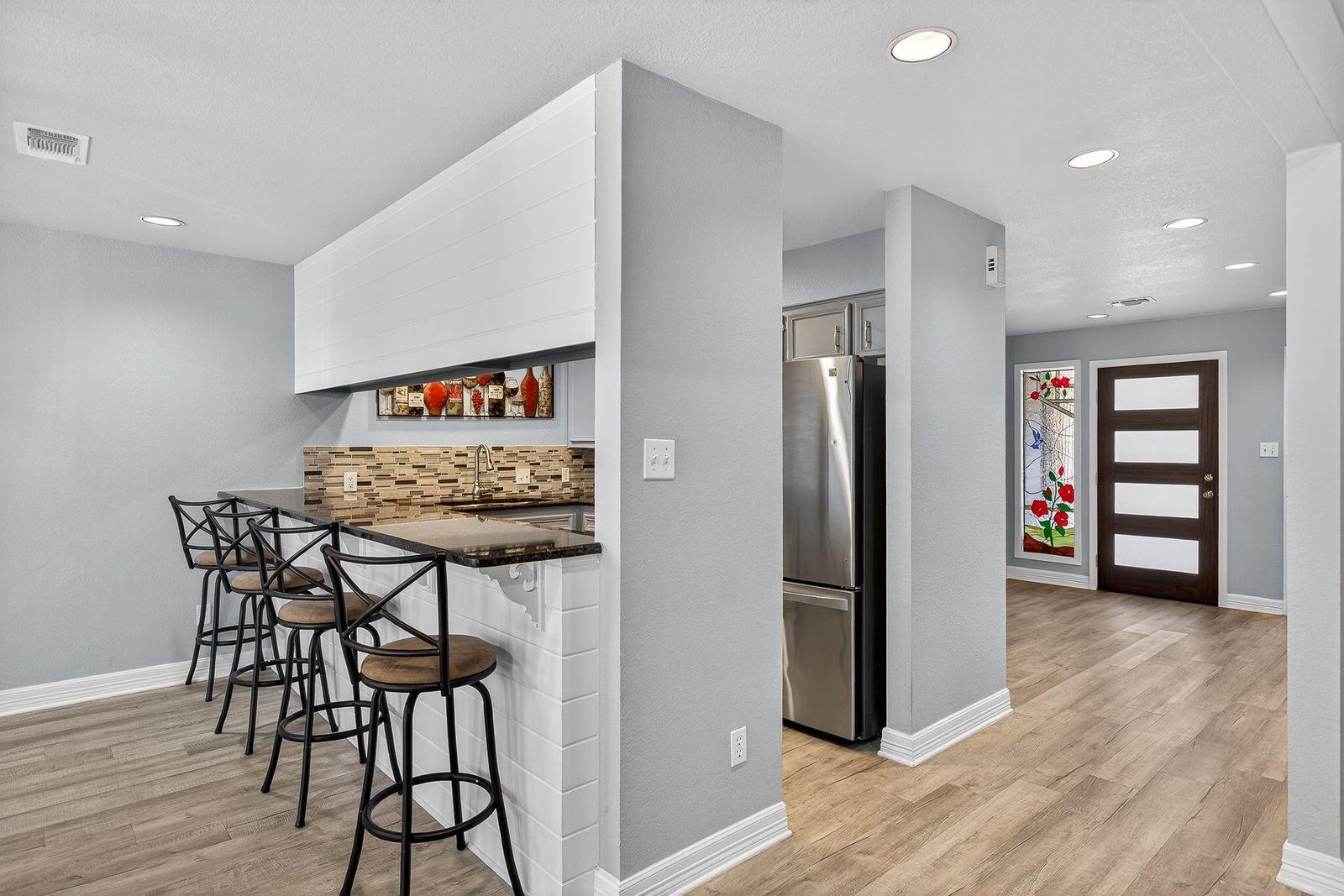 320 Twin Sails # 23, Horseshoe Bay, TX 78657