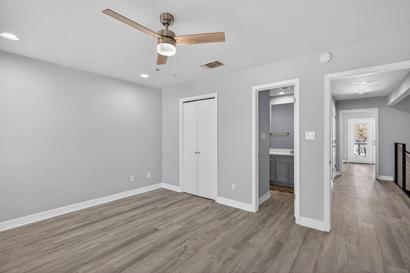 320 Twin Sails # 23, Horseshoe Bay, TX 78657