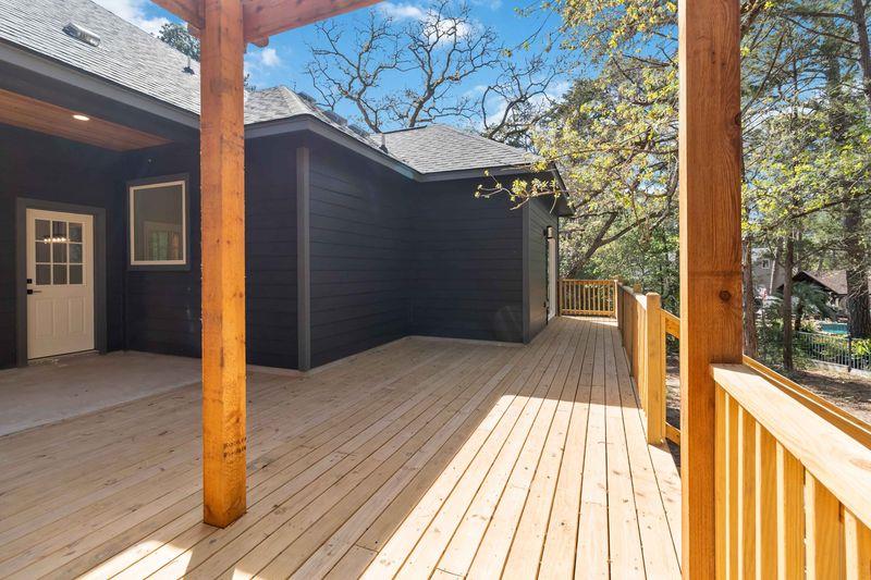 120 Anahulu Ln, Bastrop, TX 78602