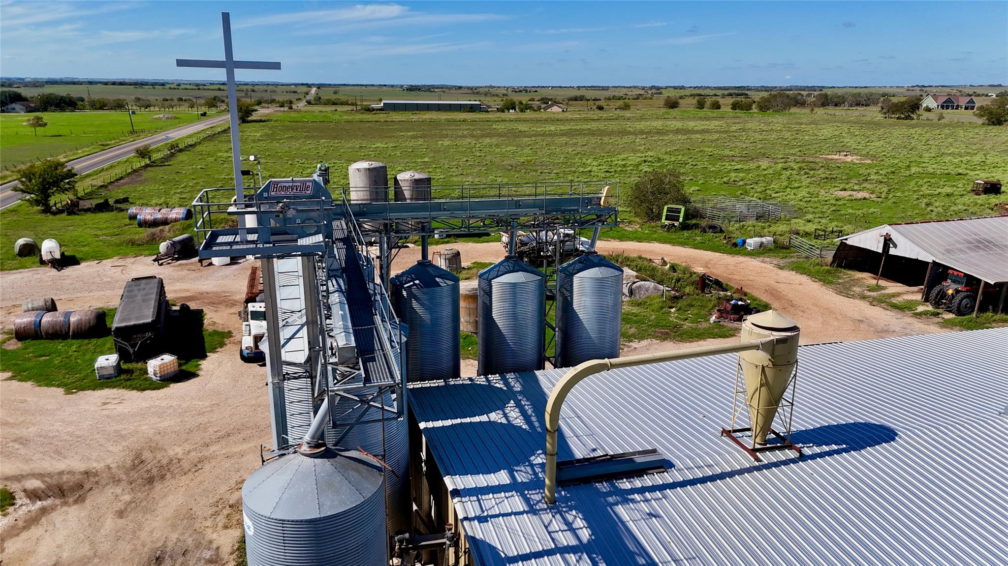 6022 Fm 532 Rd, Moulton, TX 77975