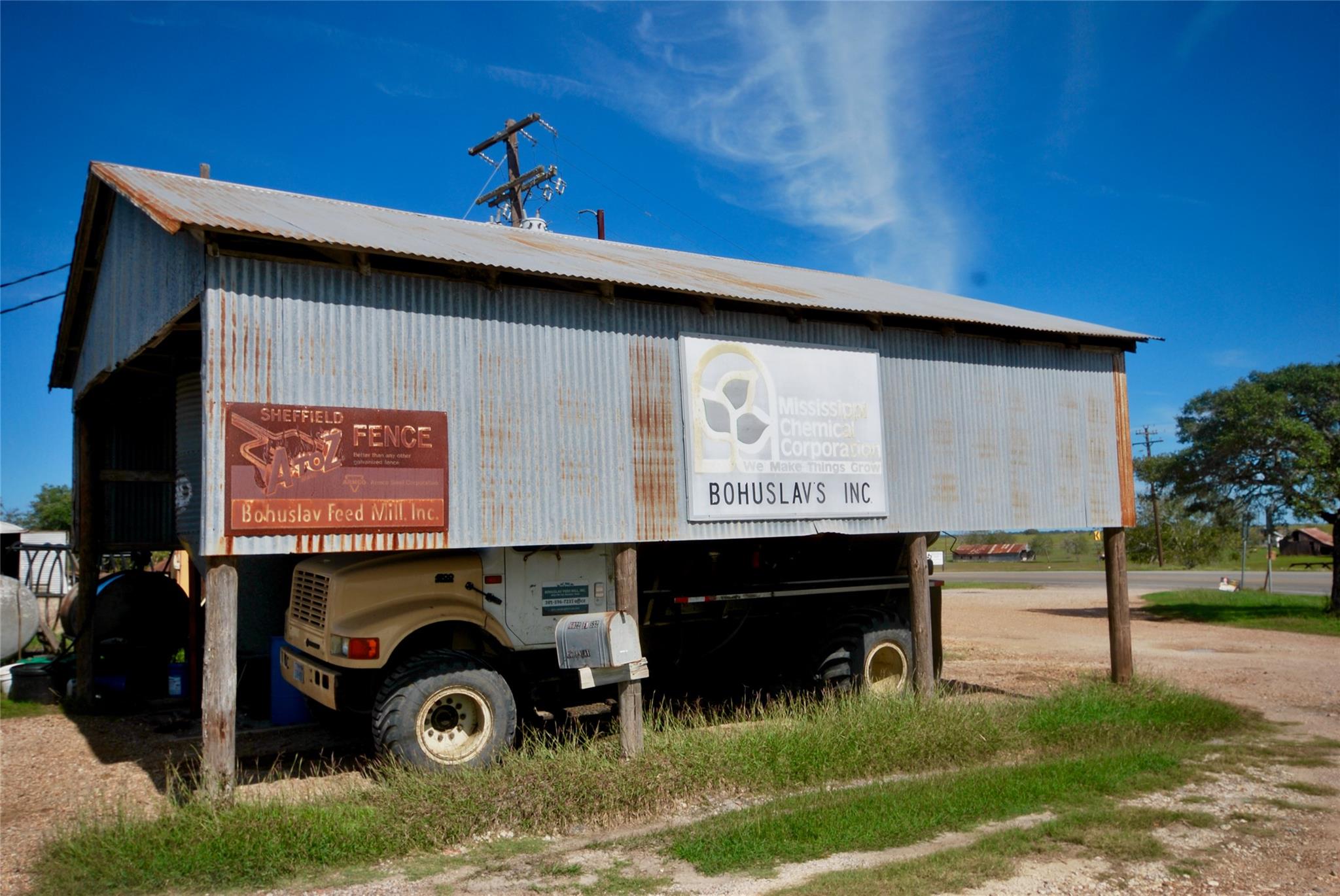 6022 Fm 532 Rd, Moulton, TX 77975