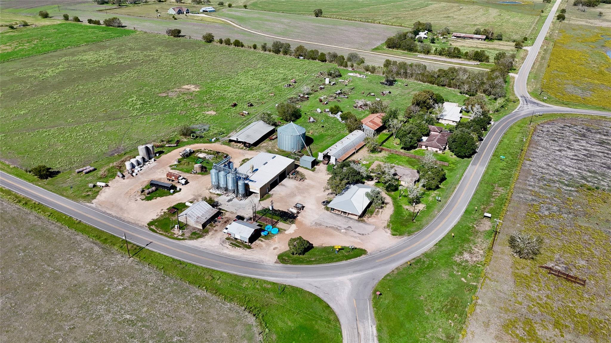 6022 Fm 532 Rd, Moulton, TX 77975